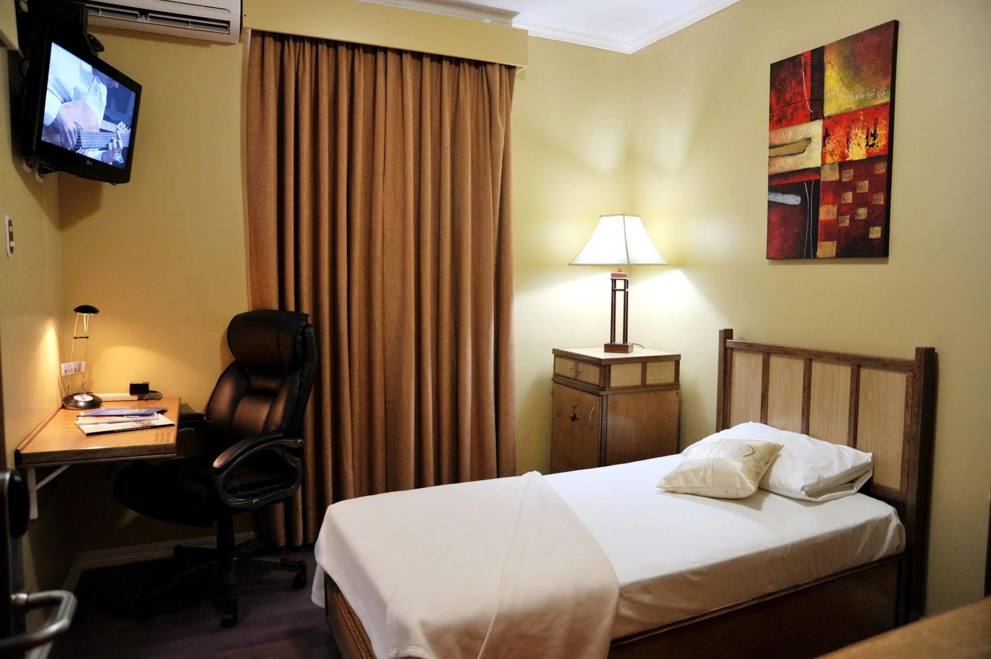 Culture Crossroads Inn Port of Spain Exteriér fotografie